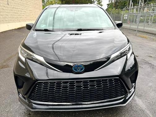 2021 Toyota Sienna XSE 7 Passenger