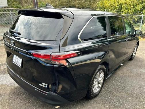 2021 Toyota Sienna XLE 7 Passenger