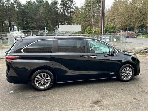 2021 Toyota Sienna XLE 7 Passenger