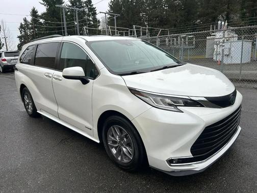2021 Toyota Sienna XLE 7 Passenger