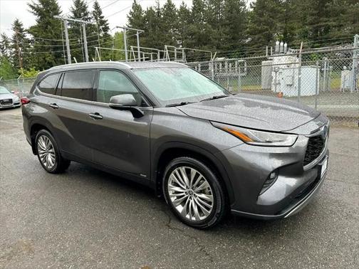2023 Toyota Highlander Hybrid Platinum