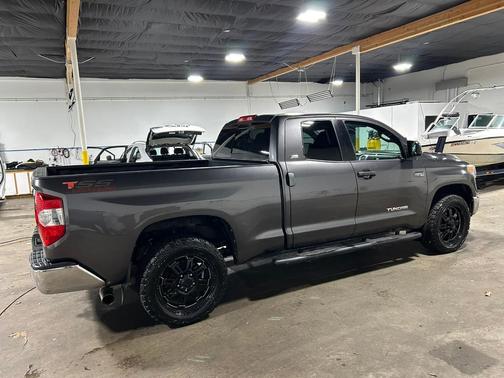 2016 Toyota Tundra SR5