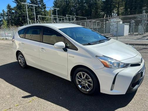 Blizzard Pearl 2016 Toyota Prius v Four