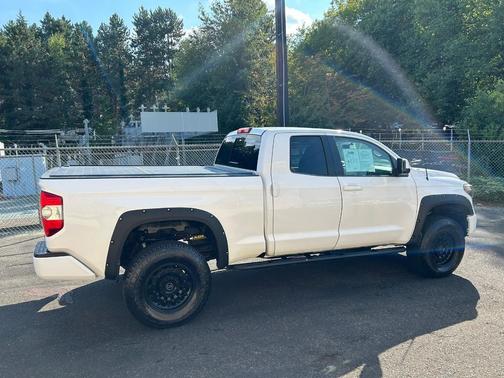 2014 Toyota Tundra SR5