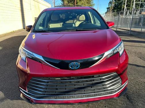 2021 Toyota Sienna Limited 7-Passenger