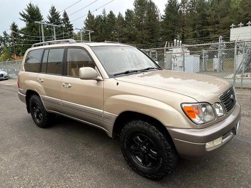 1998 Lexus LX 470 Base