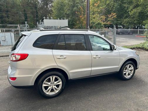 2010 Hyundai SANTA FE SE