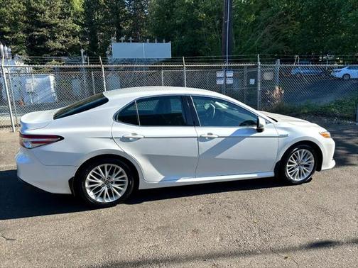 2018 Toyota Camry Hybrid XLE