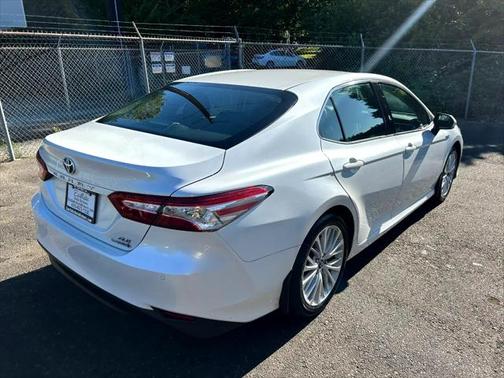 2018 Toyota Camry Hybrid XLE