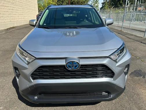 Silver Sky Metallic 2021 Toyota RAV4 Hybrid XLE Premium