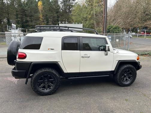 2014 Toyota FJ Cruiser Base