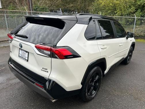 2019 Toyota RAV4 Hybrid SE