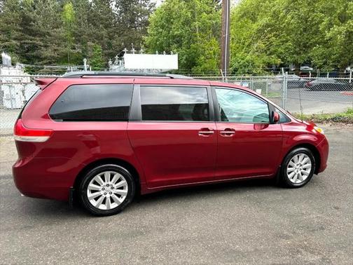 2014 Toyota Sienna XLE