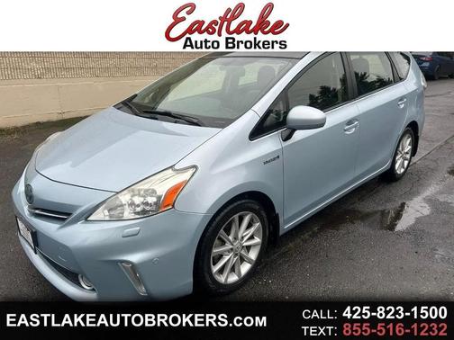 2014 Toyota Prius v Five