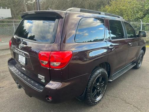 2016 Toyota Sequoia SR5