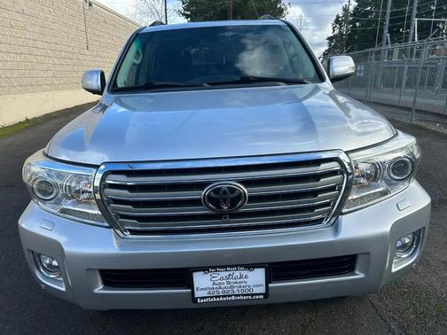 2014 Toyota Land Cruiser Base