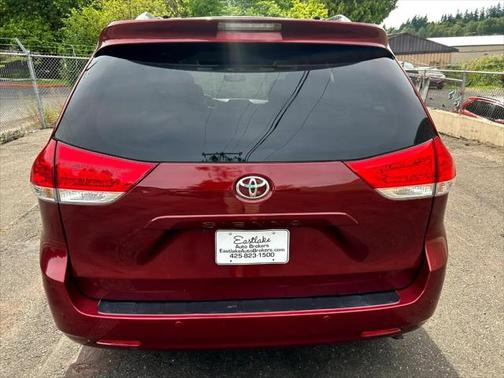 2011 Toyota Sienna XLE