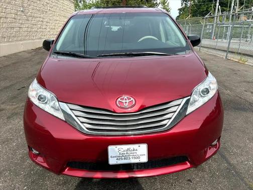 2011 Toyota Sienna XLE