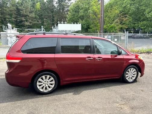 2011 Toyota Sienna XLE