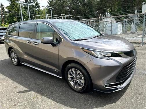 2021 Toyota Sienna XLE 7 Passenger