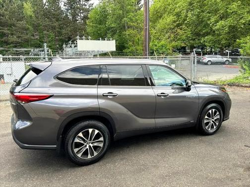 2021 Toyota Highlander Hybrid XLE