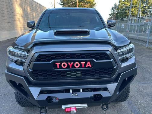 2020 Toyota Tacoma TRD Sport