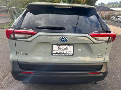 2021 Toyota RAV4 Hybrid XLE