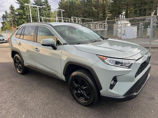 2021 Toyota RAV4 Hybrid XLE