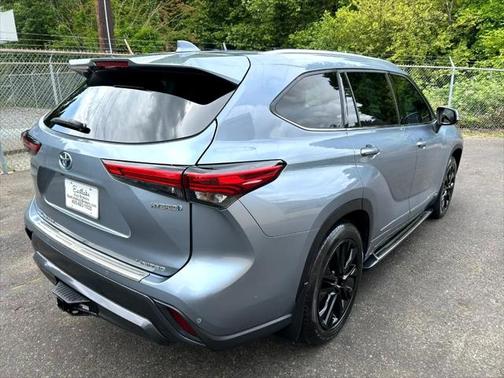 2023 Toyota Highlander Hybrid Limited