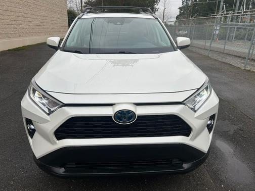 2021 Toyota RAV4 Hybrid XLE Premium
