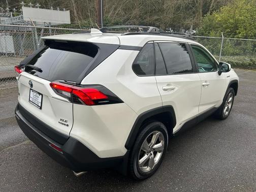 2021 Toyota RAV4 Hybrid XLE Premium
