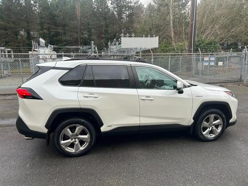 2021 Toyota RAV4 Hybrid XLE Premium