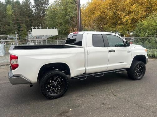 2014 Toyota Tundra SR5