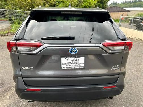 2021 Toyota RAV4 Hybrid XLE