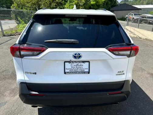 2020 Toyota RAV4 Hybrid XLE