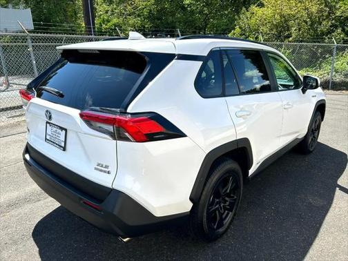 2020 Toyota RAV4 Hybrid XLE