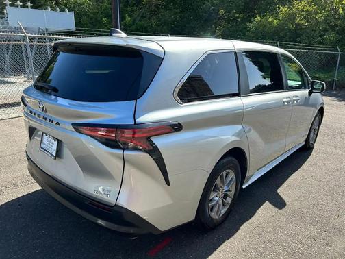 Celestial Silver Metallic 2021 Toyota Sienna LE