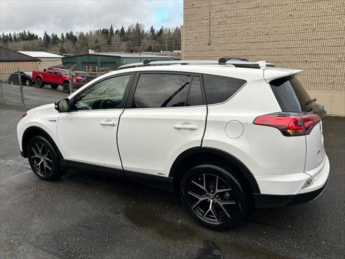 2018 Toyota RAV4 Hybrid SE