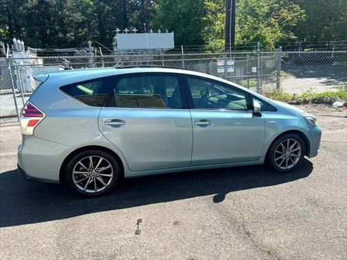 2015 Toyota Prius v Five