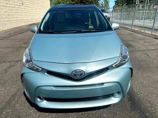 2015 Toyota Prius v Five