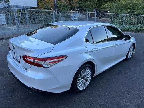 2018 Toyota Camry Hybrid XLE