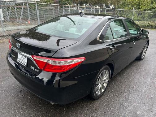 2016 Toyota Camry Hybrid XLE