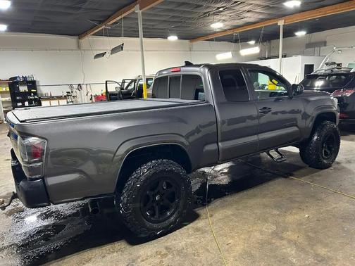 2016 Toyota Tacoma SR5