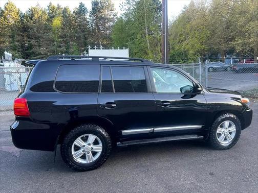 2013 Toyota Land Cruiser Base