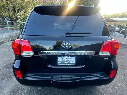2013 Toyota Land Cruiser Base