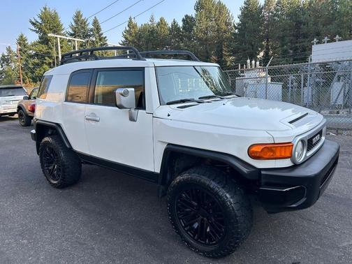 2013 Toyota FJ Cruiser Base