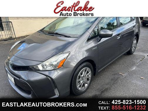 2016 Toyota Prius v Four