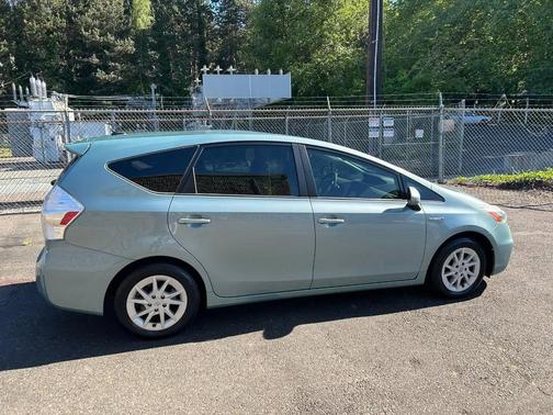 Sea Glass Pearl 2014 Toyota Prius v Five
