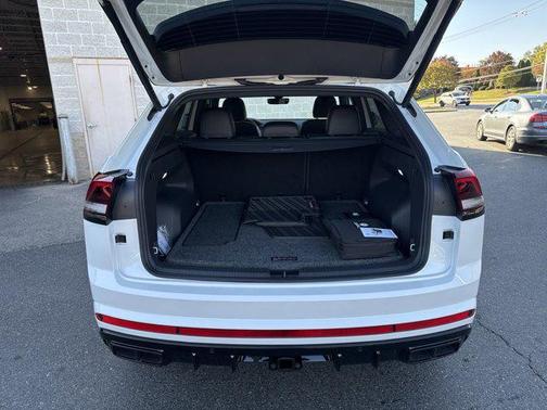 2025 Volkswagen Atlas Cross Sport 2.0T SEL