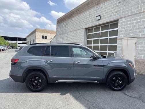 2025 Volkswagen Atlas 2.0T Peak Edition